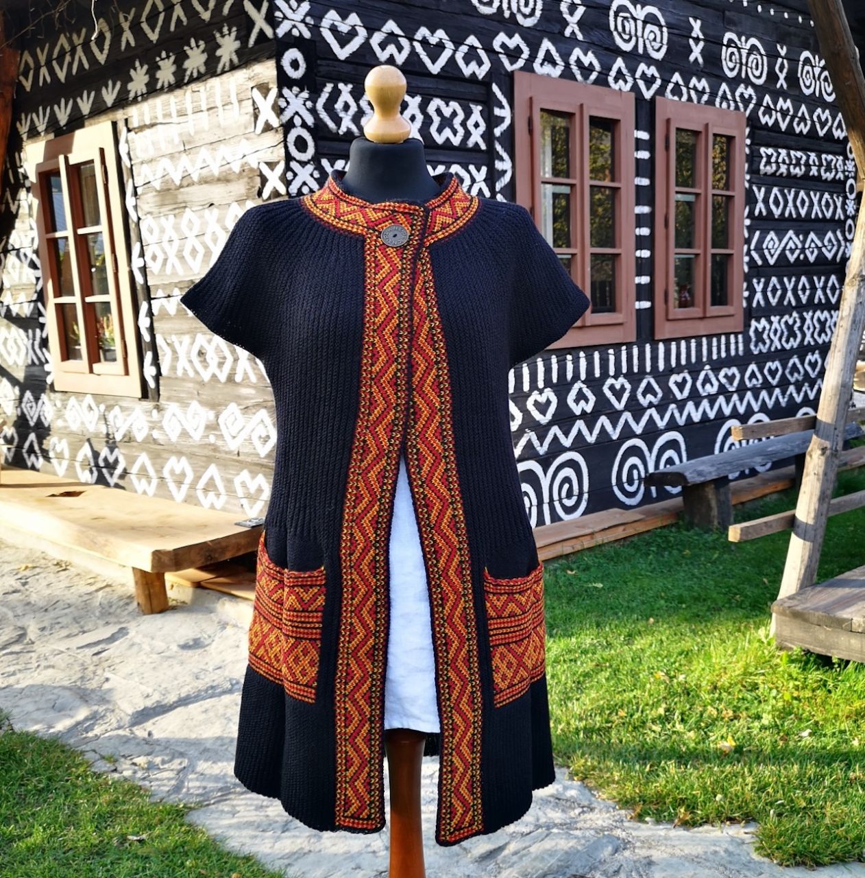 Vesta Strážov s vreckami