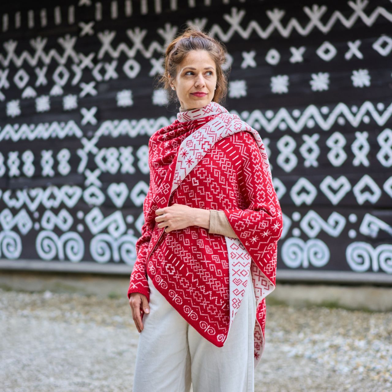 Pončo Čičmany MV veľ. UNI