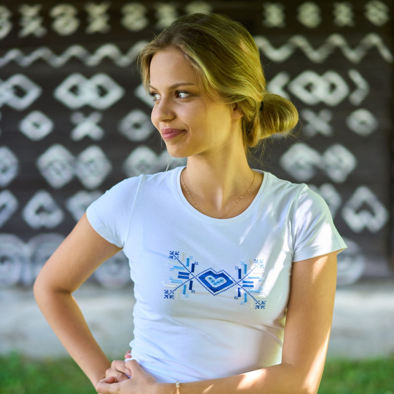 Tričko vyšívané srcko modré