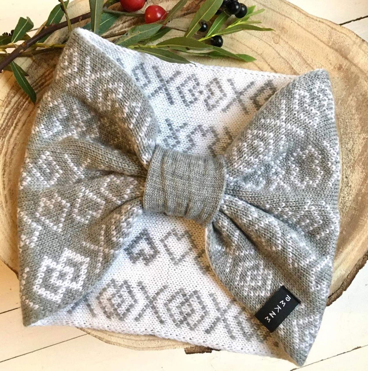 Čelenka Čičmany s prúžkom veľ. UNI